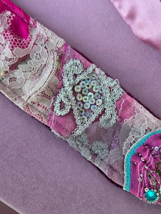 Handmade Pink and Fuchsia Embroidered Rose Patchwork Quilted Hair Sash main image 9